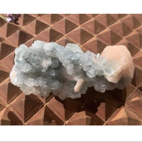Dreaming Child Apophyllite, Stilbite, Chalcedony - Picture 2 of 7